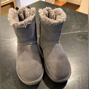 UGG Bailey Bow Boots-Youth Size 5. Gently worn with plenty of life left!